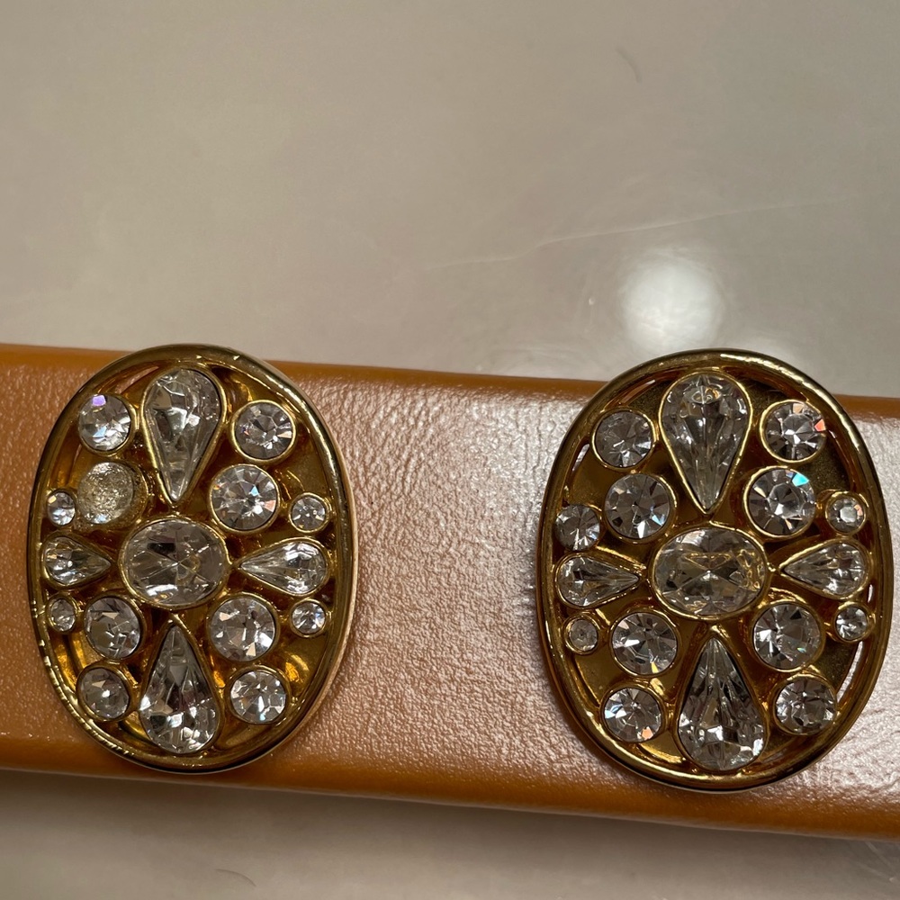 Clip earrings